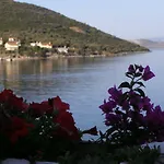 Meli-ios Venkovský dům