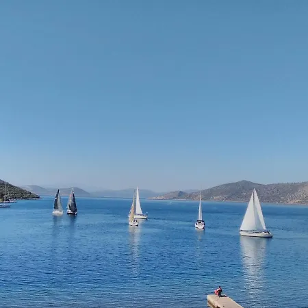 Meli-ios Country house