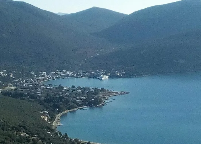 Meli-ios Country house